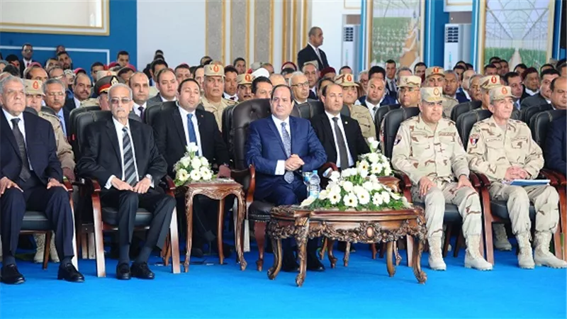 السيسي يفتتح المرحلة الأولي من مشروعات الزراعات المحمية بقاعدة محمد نجيب