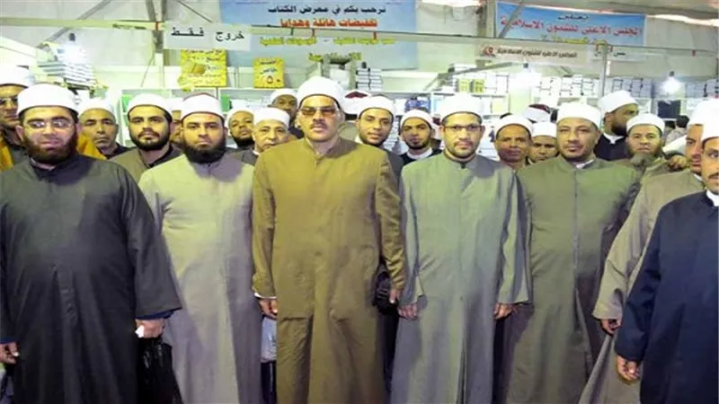 تتابع الجولات الثقافية للأئمة لزيارة جناح المجلس الأعلى  للشئون الإسلامية بمعرض القاهرة الدولي للكتاب