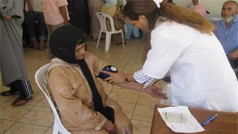 جامعتى السويس والزقازيق تنظمان قافلة طبية لعلاج مرضى مدينة المقاومة