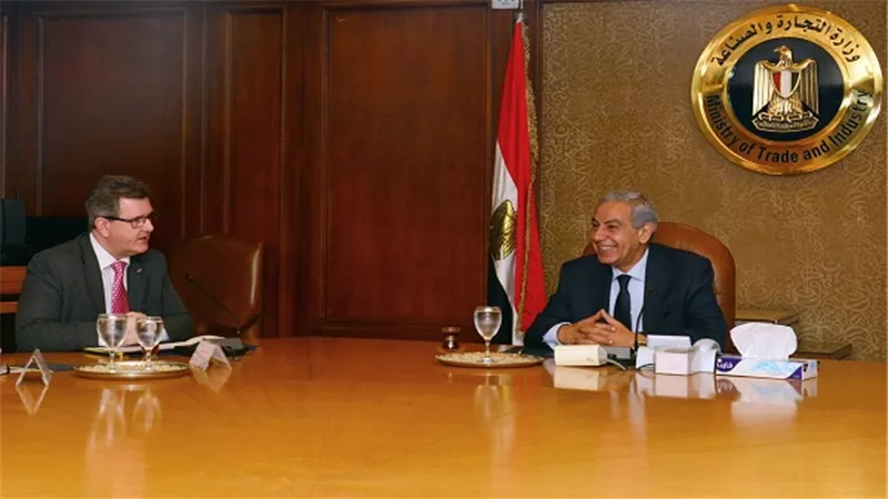 قابيل يبحث مع المبعوث التجاري البريطاني تعزيز العلاقات التجارية والاستثمارية المشتركة