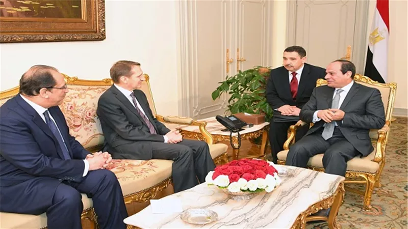 الرئيس السيسي يستقبل مدير المخابرات الخارجية الروسية