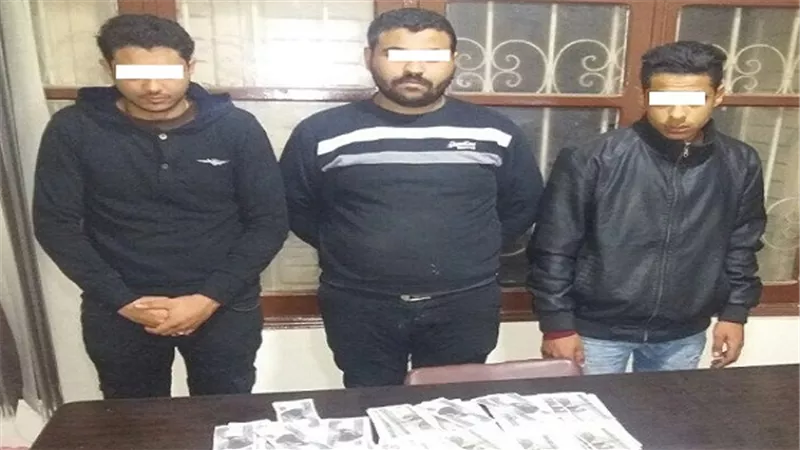 ضبط ثلاثة أشخاص حال قيامهم بترويج العملات الوطنية المقلدة وبحوزتهم 24 ألف جنيه مقلدة 
