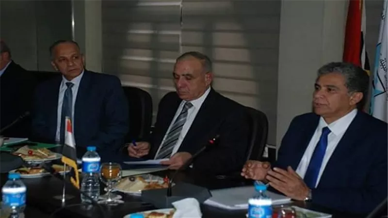 محافظ القليوبية: إنشاء موقع للتخلص الآمن من المخلفات بمحافظتى القاهرة والقليوبية