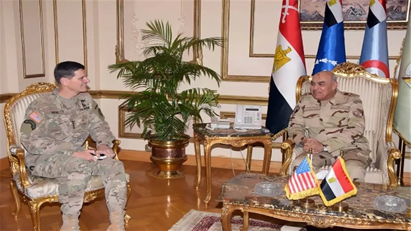 وزير الدفاع ورئيس الأركان يلتقيان بالفريق أول جوزيف فوتيل قائد القيادة المركزية الأمريكية