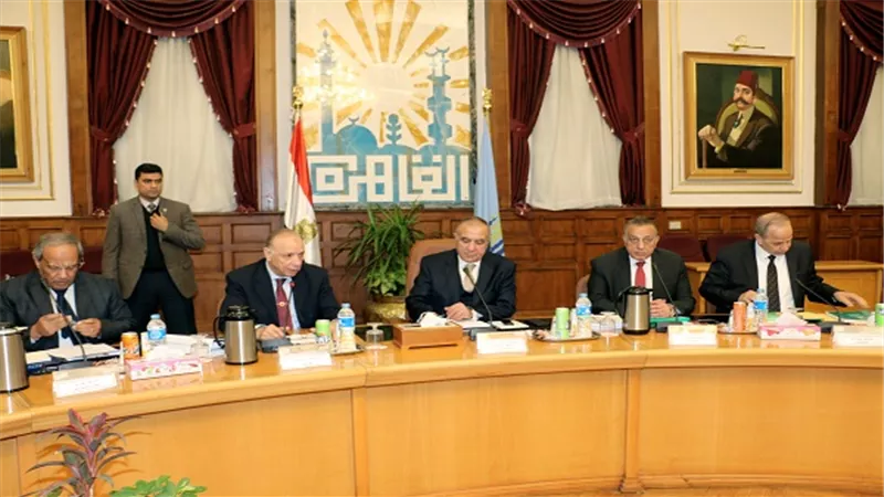 وزير التنمية المحلية ومحافظي القاهرة والجيزة والقليوبية يناقشون أهم المشروعات والتحديات التي تواجه تلك المحافظات