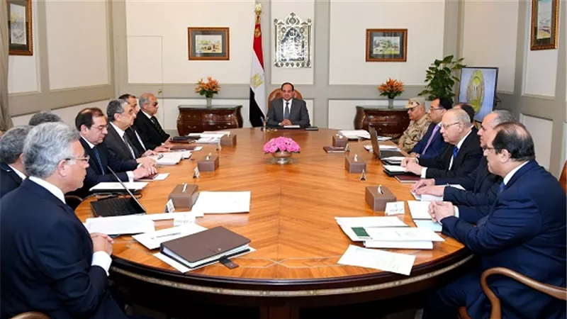 السيسي يعقد اجتماعاً مع الحكومة.. وهذه توصيات الإجتماع