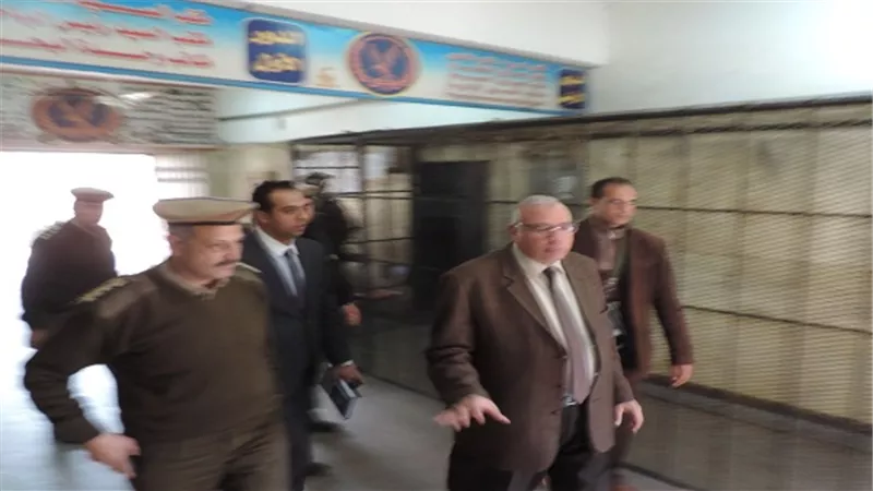 مدير امن القليوبية يشدد علي توفير كرسي متحرك لكبار السن
