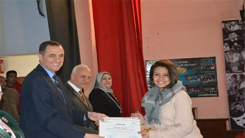 الجيوشى يكرم الطلاب الفائزين في مسابقة المهارات بمشروع التعاون الألمانية GIZ بمحافظة القاهرة 
