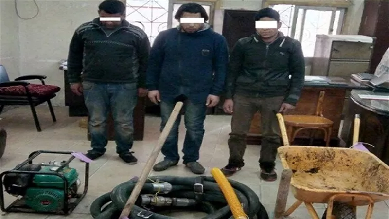 ضبط بعض الأشخاص حال محاولتهم سرقة مواد بترولية