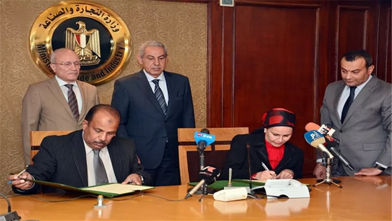 وزيرا التجارة والصناعة والانتاج الحربي يشهدان توقيع 3 بروتوكولات في مجال تنمية وتطوير الصناعة المصرية
