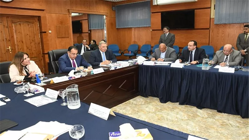وزير الإسكان: فحص شكاوى المواطنين من الفواتير