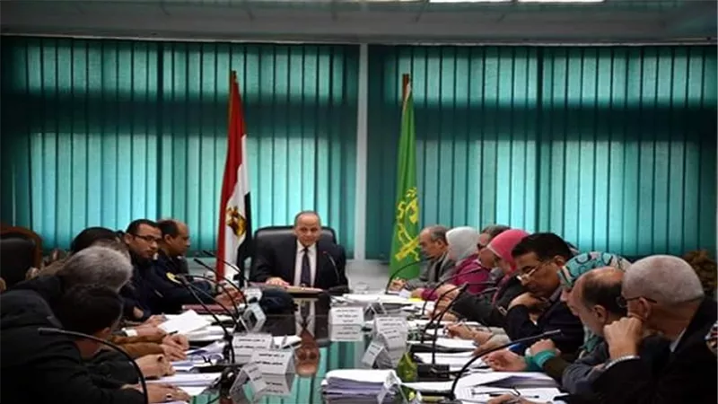 محافظ القليوبية لعدد من المستثمرين: لا أحد فوق القانون