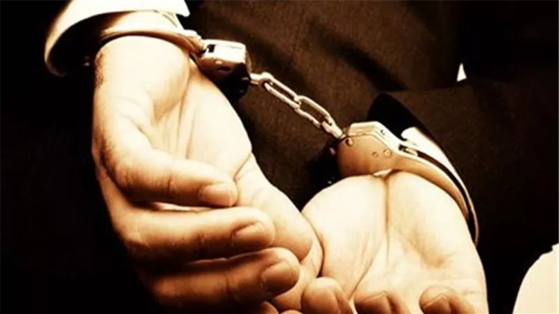 القبض على امين شرطة سابق لقيامه بالنصب علي المواطنين بالقليوبية