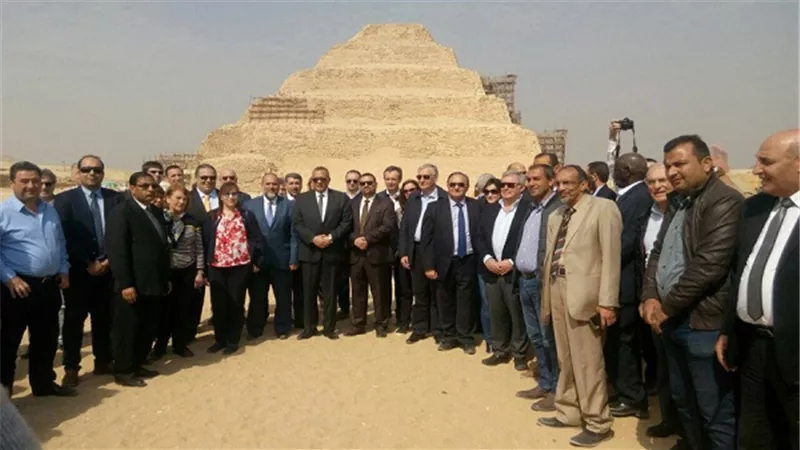 محافظ الجيزة يصطحب أعضاء الجمعية الاورمتوسطية فى جولة سياحية وثقافية بمنطقة آثار الهرم وسقارة