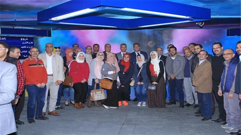 وزير النقل في جولة بمحطة الاوبرا بعد تجميلها بالرسومات والفنون التشكيلية 