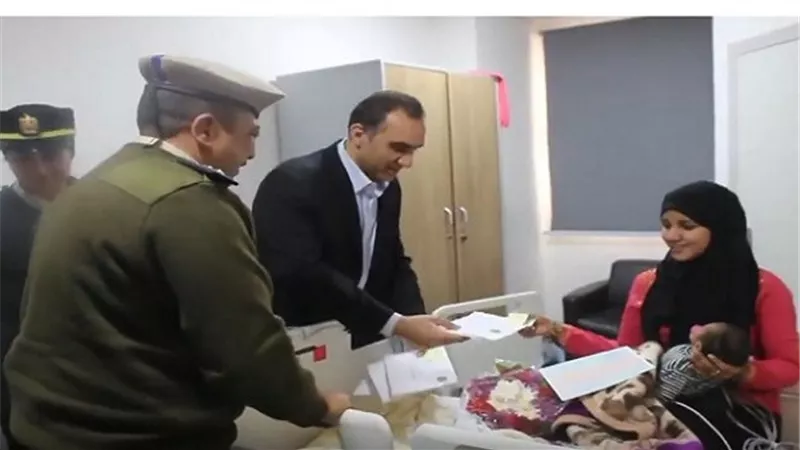 بالفيديو.. توزيع شهادات ميلاد بالمجان على الأطفال بمستشفى مركز مجدى يعقوب للقلب بأسوان