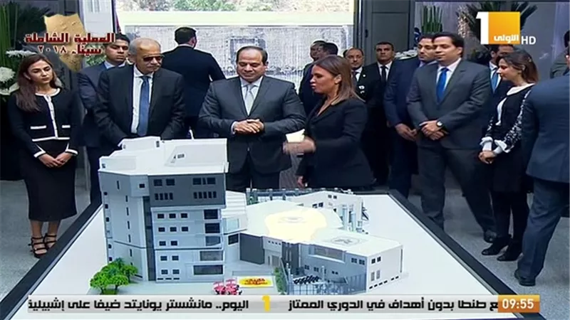 السيسي يقوم بزيارة مركز خدمات المستثمرين بمقر وزارة الاستثمار