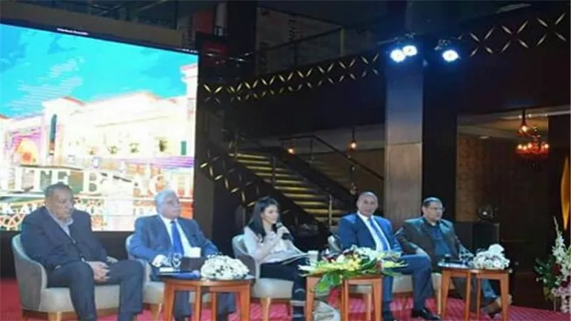 وزيرة السياحة تلتقي بمستثمرى البحر الأحمر وجنوب سيناء بالغردقة