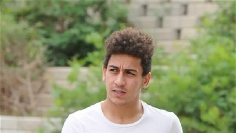 نجم دفاع الأهلي قد يرحل للزمالك.. هل تتم الصفقة؟
