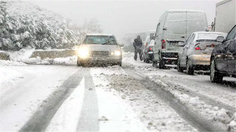 6 قتلى وإلغاء رحلات الطيران وإغلاق المدارس بإسبانيا بسبب الطقس السئ