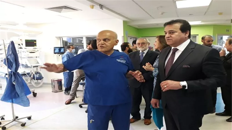 وزير التعليم العالى يتفقد مؤسسة مجدي يعقوب  لعلاج أمراض القلب بأسوان