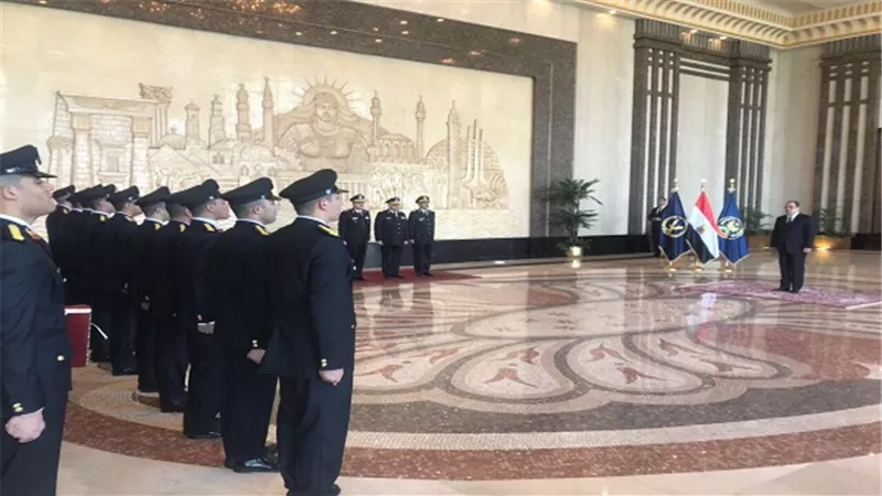 وزير الداخلية يشهد مراسم تخريج دفعة إستثنائية من الضباط المتخصصين 