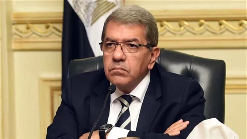 المالية: الافراج عن 7 الاف سيارة بجمارك الاسكندرية الشهر الماضي بعد سداد 650 مليون جنيه ضرائب ورسوم