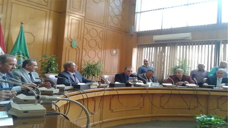 مدير صندوق تطوير المناطق العشوائية يشهد إجراء القرعة الخاصة بتسكين شاغلي منطقتي الكاكولا بمحافظة الإسماعيلية