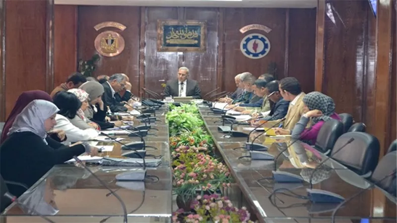 محافظ السويس يشدد بسرعة انهاء مشروعات الخطة الاستثمارية في أول أبريل