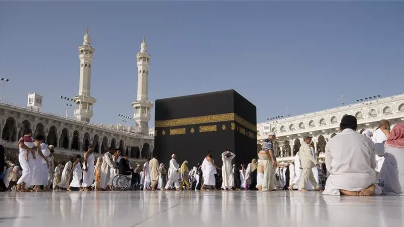 رحلة عمرة بالتقسيط.. تعرف على شروطها