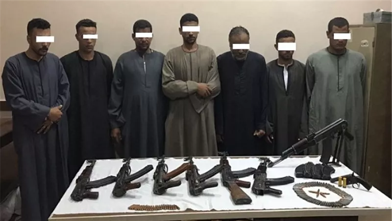 ضبط 8 قطع سلاح نارى و67 طلقة نارية، 2 طرف خصومة ثأرية بأسيوط