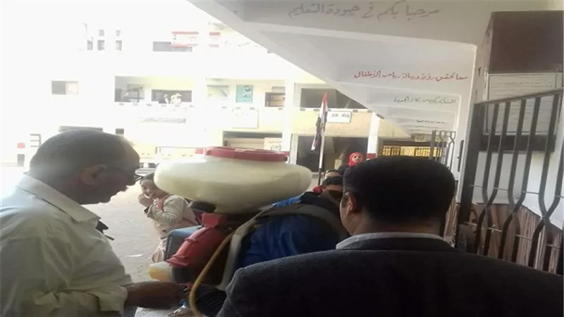 حملة مكبرة لرش جميع المدارس ضد الحشرات والزواحف بكفر شكر