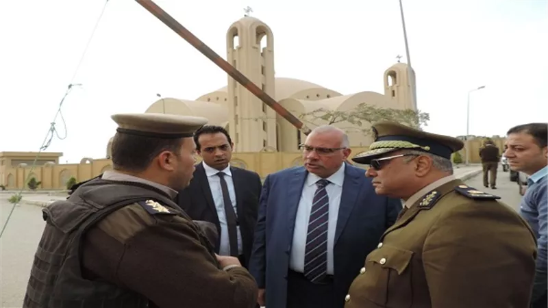 بالصور.. مدير أمن القليوبية يشن حملة أمنية مكبرة علي مدينة العبور