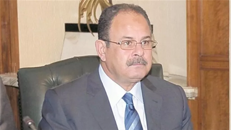 وزير الداخلية يكافئ 