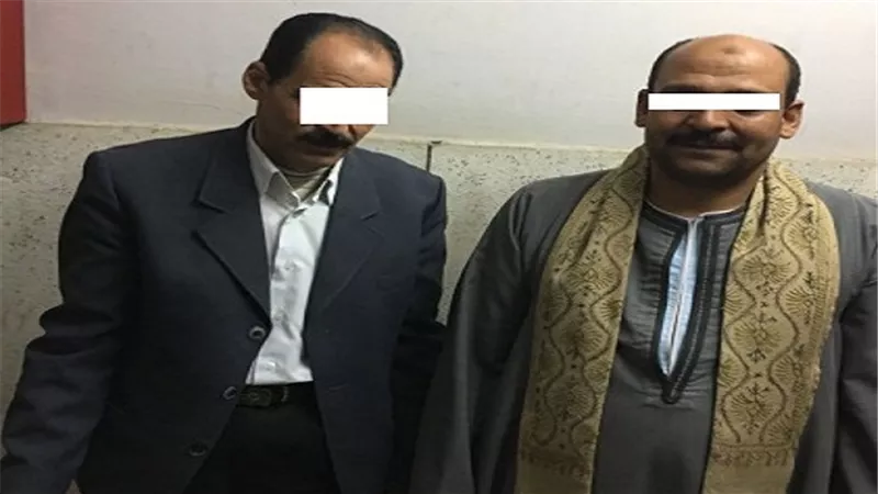 ضبط شخصان بمحافظة سوهاج لقيامهما بتجميع مدخرات العاملين بالخارج وتسليمها لذويهم مقابل عمولة