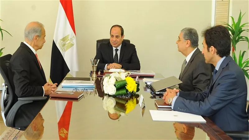 السيسي يجتمع مع رئيس مجلس الوزراء ووزير الكهرباء