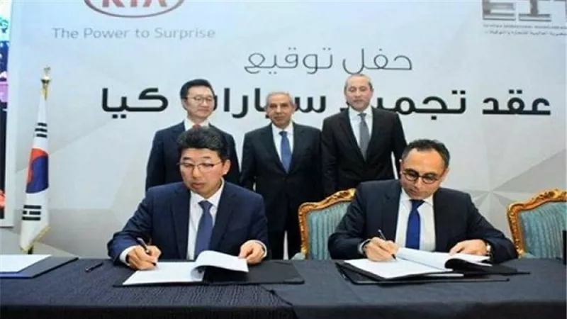 وزير التجارة والصناعة يشهد توقيع عقد تجميع السيارة 
