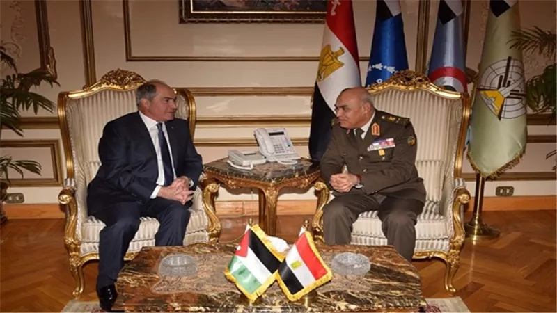 وزير الدفاع يستقبل رئيس مجلس الوزراء ووزير الدفاع بالمملكة الاردنية الهاشمية  
