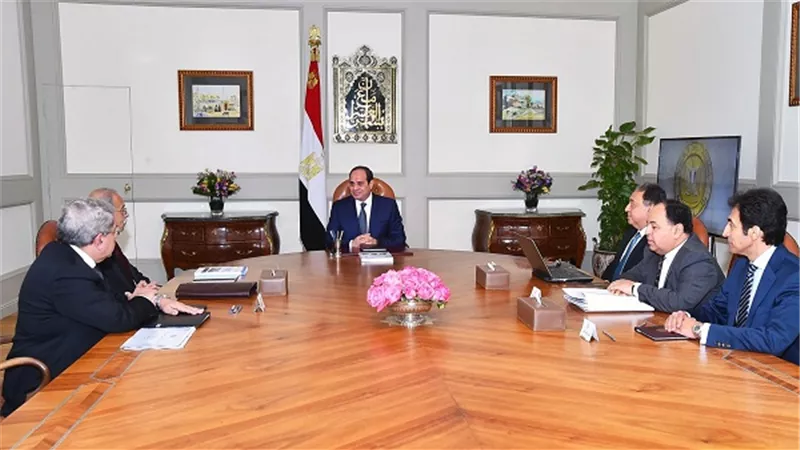 السيسي يناقش منظومة التأمين الصحي مع رئيس الوزراء ووزيري الصحة والمالية 