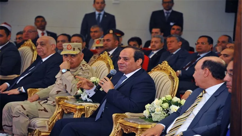 السيسي يتفقد المشروعات التنموية الجاري تنفيذها بمنطقة شرق بورسعيد