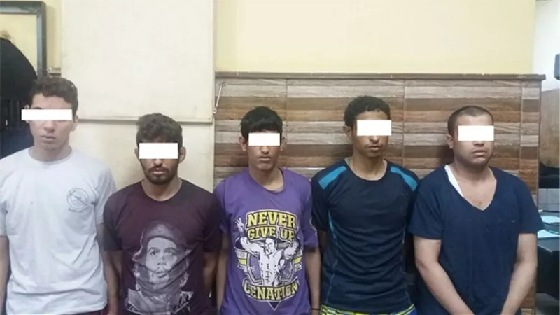 ضبط  تشكيل عصابى تخصص نشاطه فى سرقة رواد البنوك 