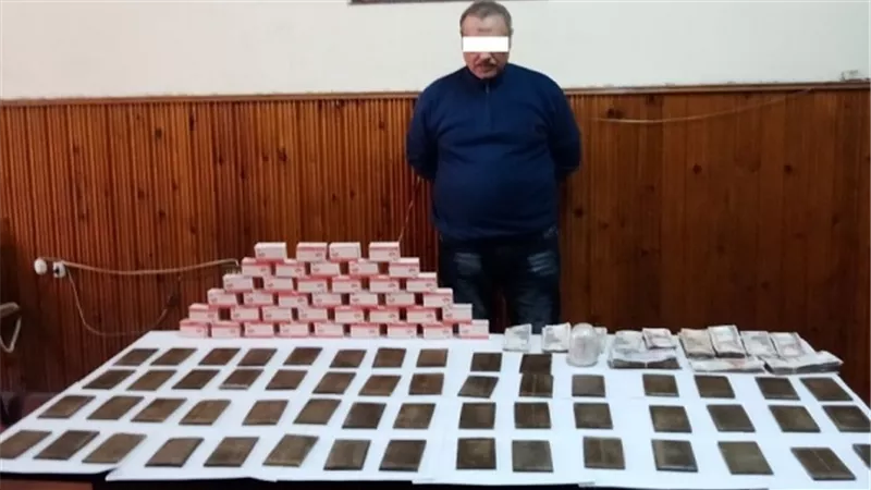 ضبط أحد العناصر الإجرامية لقيامه بالإتجار بالمواد المخدرة 