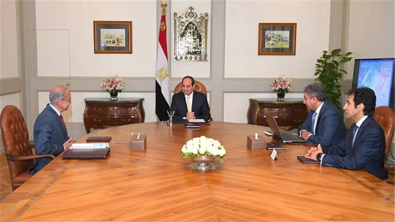 السيسي يعقد اجتماعاً مع رئيس الوزراء ووزير الطيران المدني