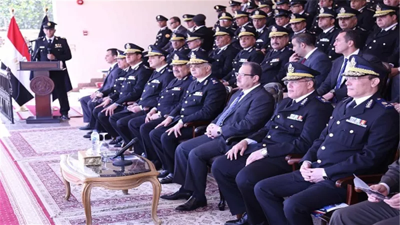 وزير الداخلية يشهد مراسم الإحتفال بيوم المجند للعام التدريبى 2017/2018م