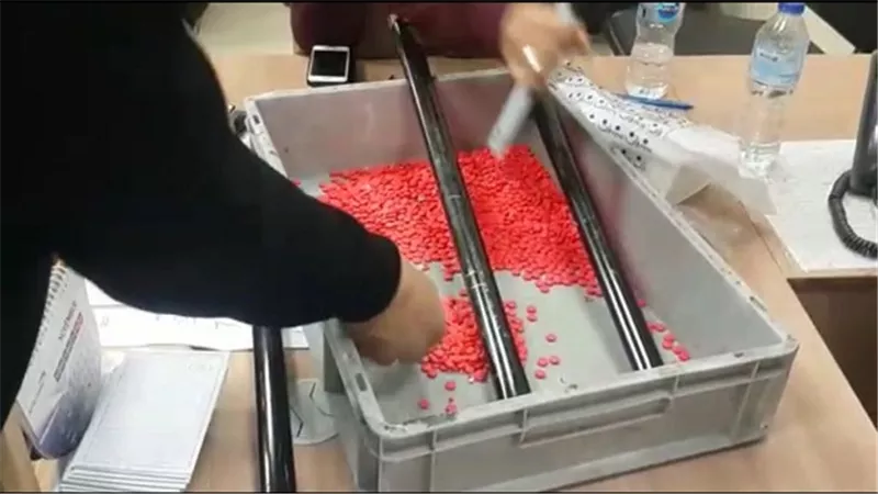 ضبط أحد راكب لمحاولته تهريب 1600 قرص مخدر لعقار الترامادول