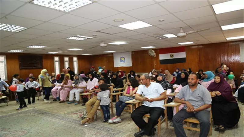 محافظ قنا ورئيس الجامعة يشهدان احتفال مستشفي قنا العام بعيد الأم