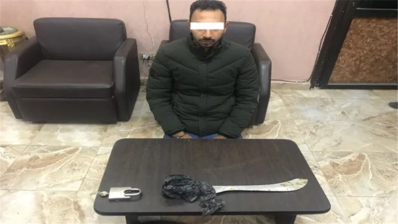 ضبط أحد الأشخاص تعدى على والده بسلاح أبيض مما أدى لوفاته