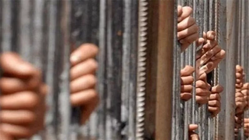 حبس ٤ عاطلين بتهمة إستدراج الشواذ جنسيا وإبتزازهم بالقليوبية