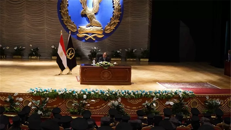 وزير الداخلية يُكرم عدد من المصابين والمتميزين من رجال الشرطة 