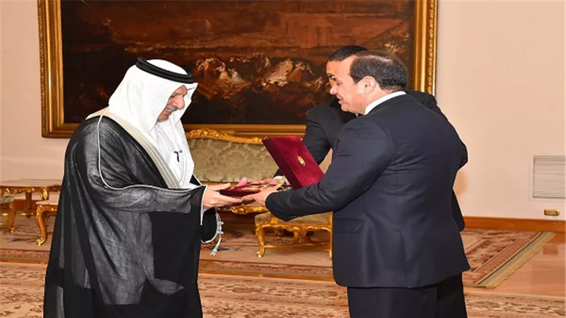 السيسي يمنح قطان وشاح النيل بمناسبة انتهاء فترة عمله كسفير للسعودية 